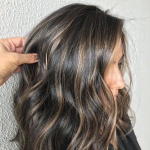 Shoulder Length Streaking